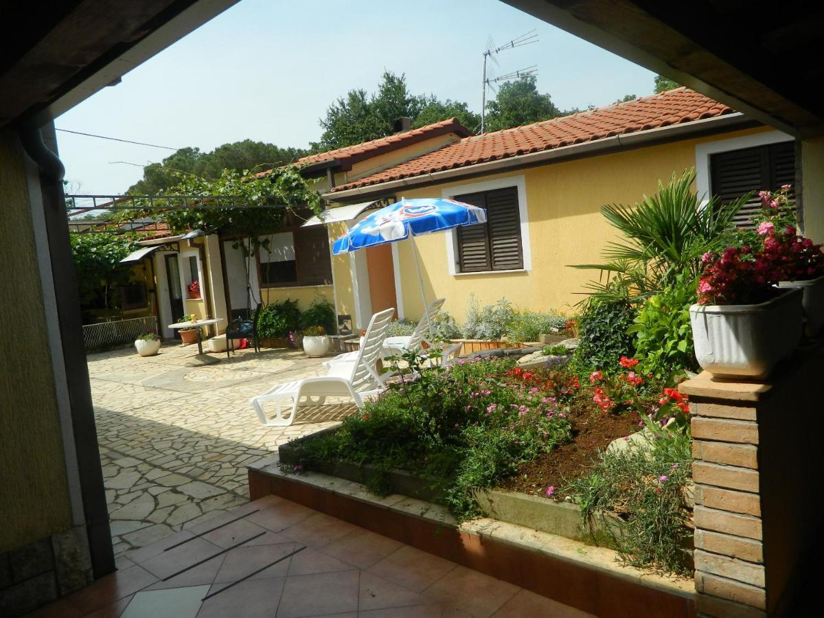 Apartments Vila Vanda 포레치 외부 사진